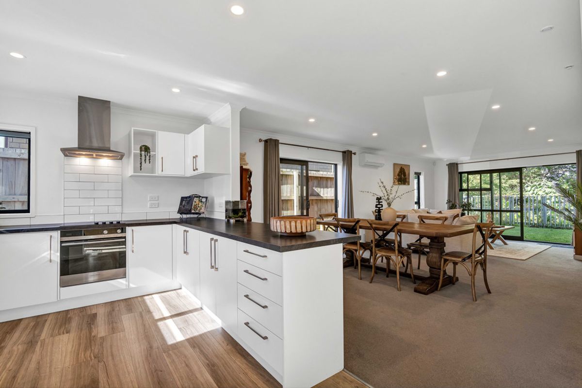 Owner-occupied and seriously for sale! - Mehr