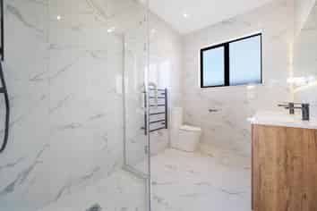 24 Hari Road, Karaka