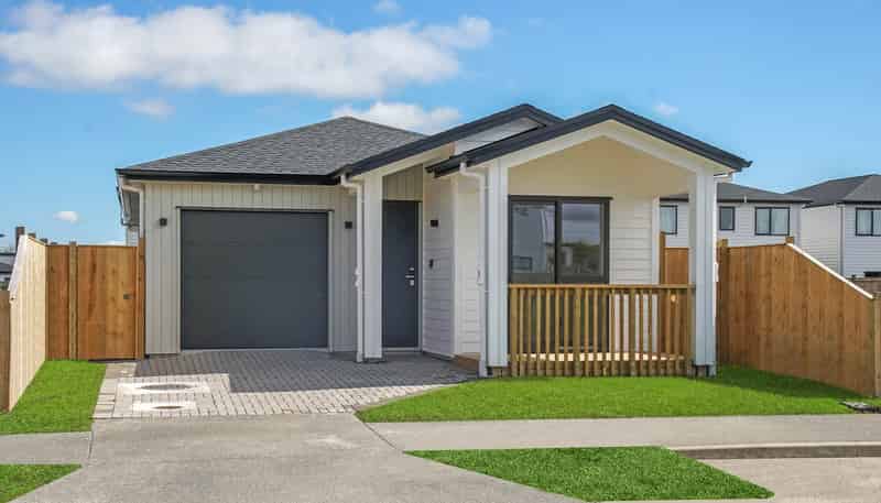 24 Hari Road, Karaka