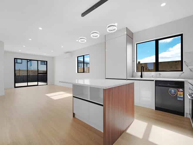 24 Hari Road, Karaka