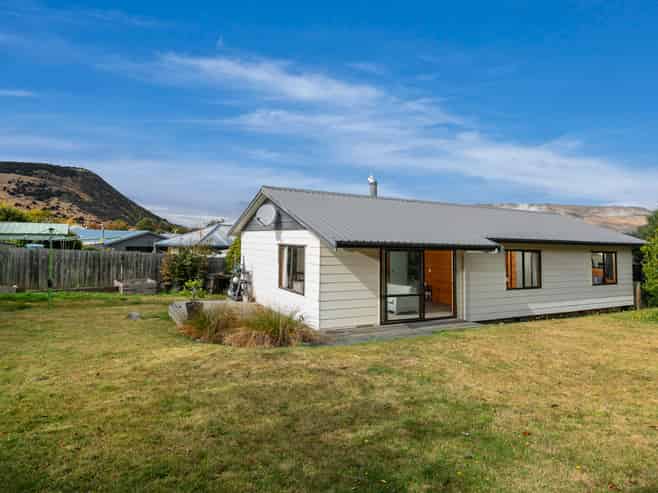 16 Achilles Place, Wanaka