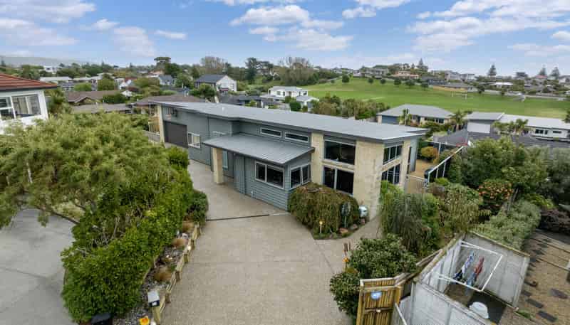 11 Beckett Lane, Raumati Beach