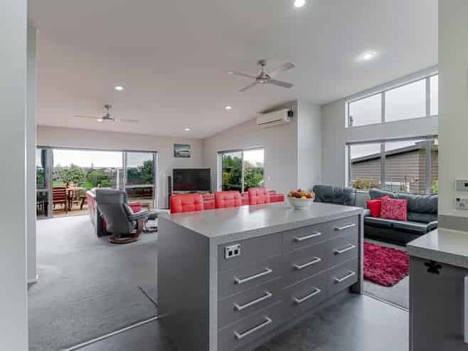 11 Beckett Lane, Raumati Beach