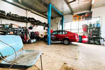 Compact Wiri Industrial Unit | 80 m2