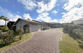 11 Scott Drive, Nukuhau