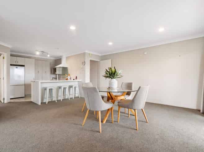 2/111 Santa Monica Drive, Papamoa