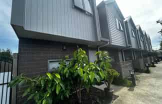 5/ Moor Avenue, Te Atatu Peninsula