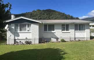 14 Wairau Road, Picton