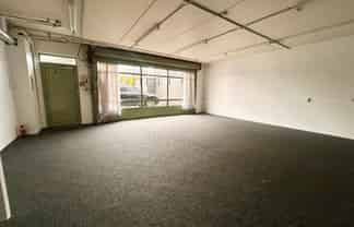 Private and Bright Retail with Parking