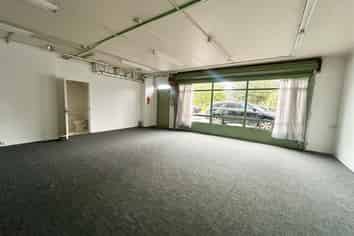 Private and Bright Retail with Parking