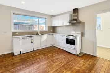 154 Breezes Rd, Aranui