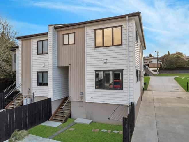 64D Coxhead Road, Manurewa