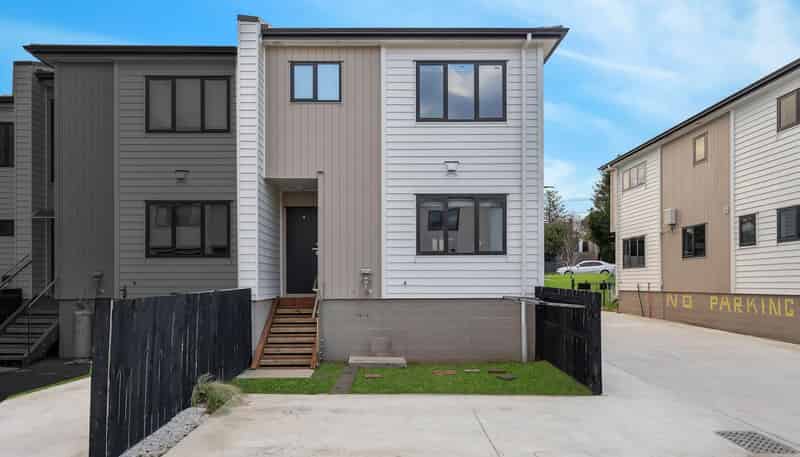 64D Coxhead Road, Manurewa