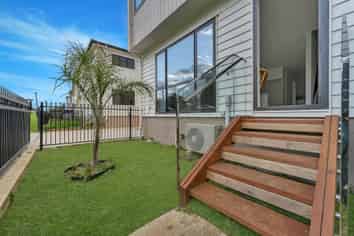 64D Coxhead Road, Manurewa