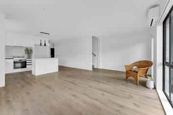 64D Coxhead Road, Manurewa