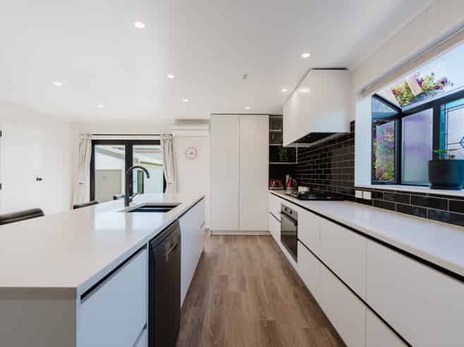 18 Jasmine Avenue, Dinsdale