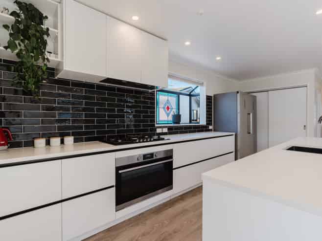 18 Jasmine Avenue, Dinsdale