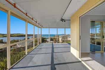 49A Everard Avenue, Army Bay