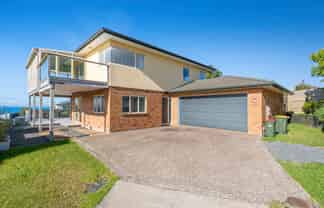 49A Everard Avenue, Army Bay