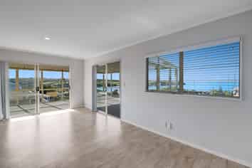 49A Everard Avenue, Army Bay