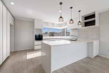 49A Everard Avenue, Army Bay