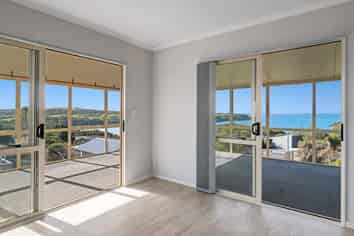 49A Everard Avenue, Army Bay