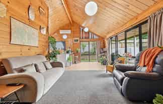 43A Thomas Crescent, Western Heights