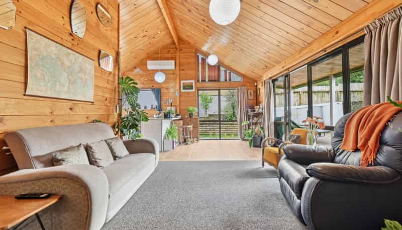 43A Thomas Crescent, Western Heights