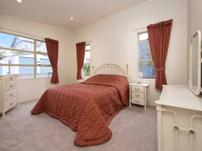 11B Abbotts Way, Remuera