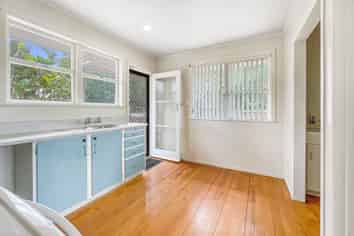 4/35 Kings Road, Panmure