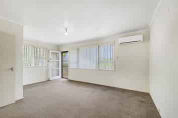 4/35 Kings Road, Panmure