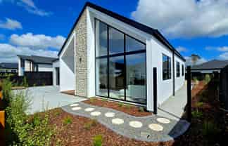 9 Tipu Crescent, Milldale