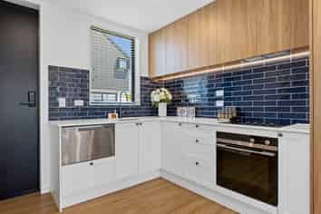 4/196 Hills Road, Edgeware