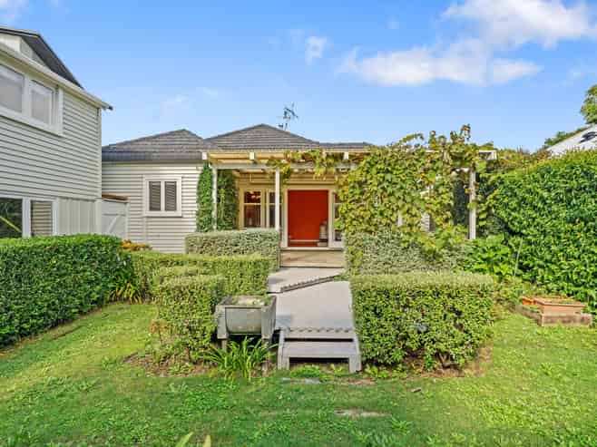 76 Mount Smart Road, Onehunga