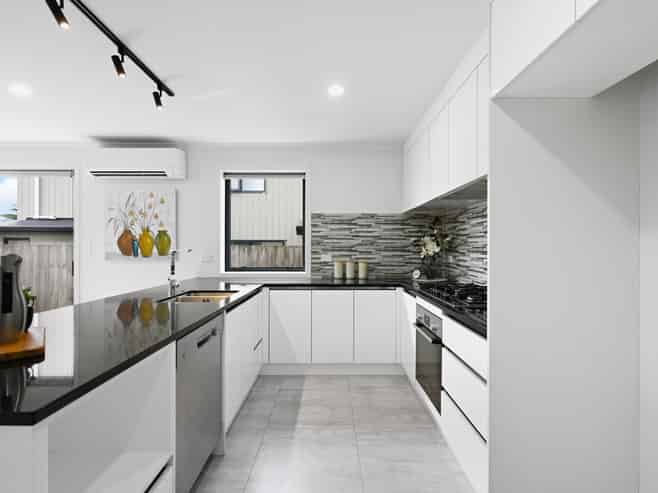 1/335 Horsham Downs Road, Rototuna North