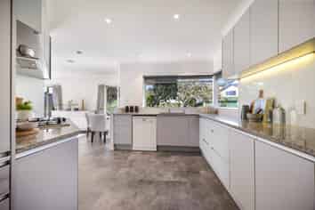 10 Cove Lane, Mount Wellington