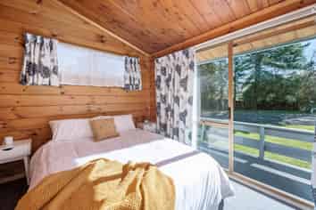 2 Cooper Avenue, Holdens Bay