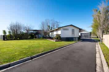 2 Cooper Avenue, Holdens Bay