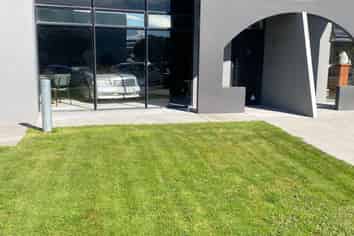 High Profile, Stunning location