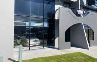 High Profile, Stunning location