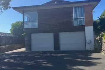 1 Heron Avenue West, Matua