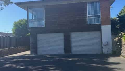 1 Heron Avenue West, Matua