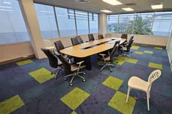 Well‑Fitted Part‑Floor Office