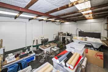 Versatile industrial - invest or occupy