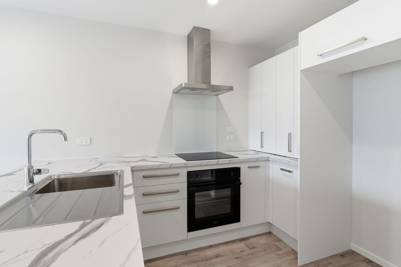 Sunny 2 bedroom single story unit - near new – pohled 3