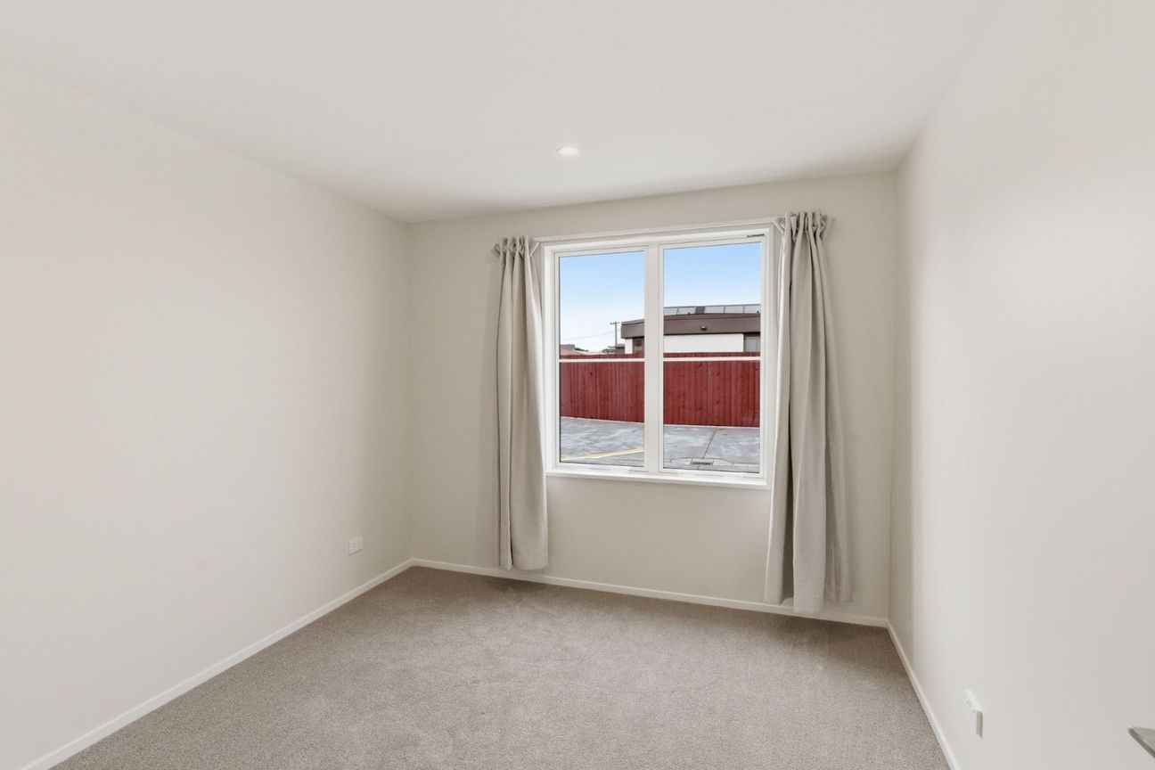 Sunny 2 bedroom single story unit - near new – pohled 6
