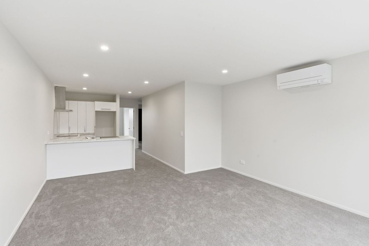 Sunny 2 bedroom single story unit - near new – pohled 4