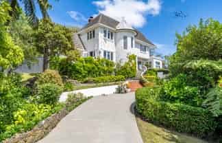 12 Cheviot Road, Lowry Bay, Eastbourne