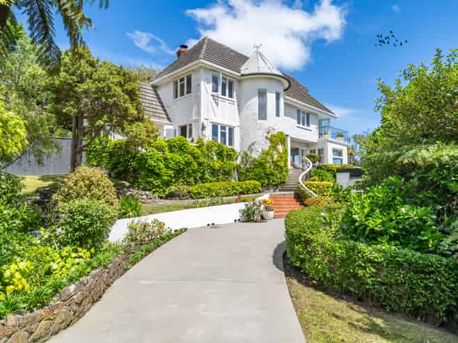 12 Cheviot Road, Lowry Bay, Eastbourne