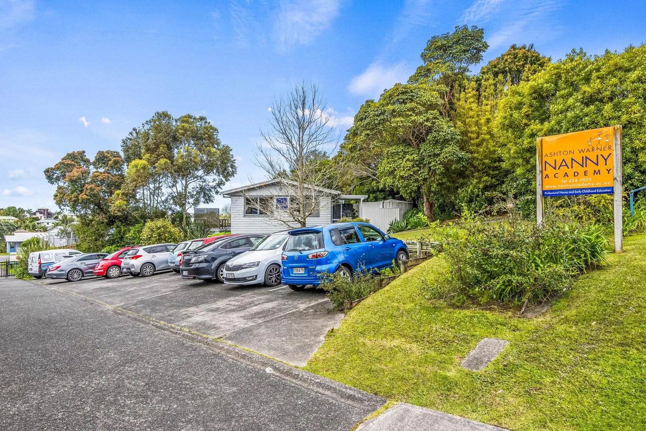 Urgent sale- possibilities on Large site – pohled 6